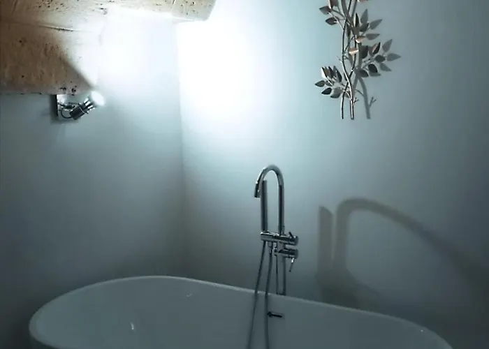 Stone Dream - In Pietra Con Vasca Freestanding Апартаменты Монополи